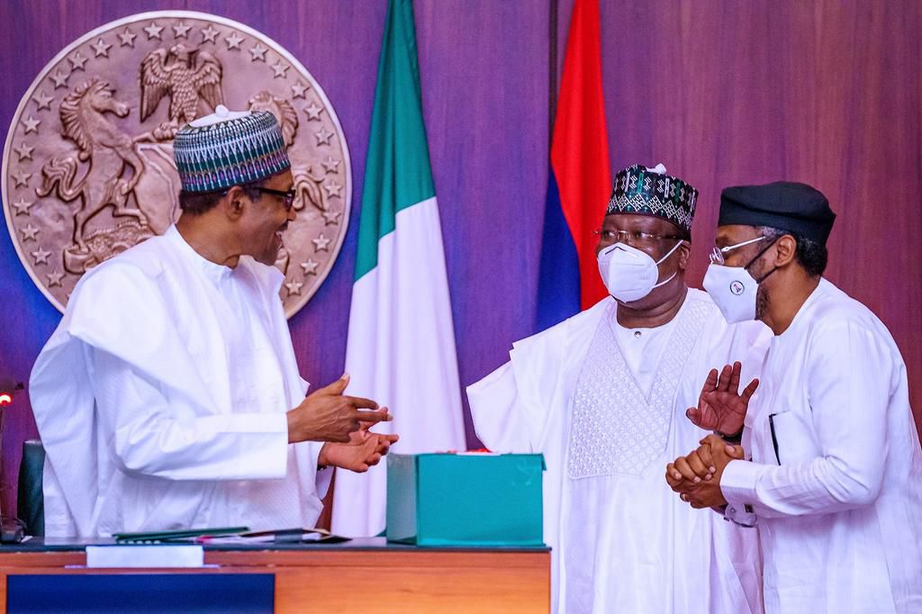President Muhammadu Buhari, President of the Senate, Ahmad Lawan and Speaker of the House of Representatives, Femi Gbajabiamila. [Twitter/@Buharisallau1]
