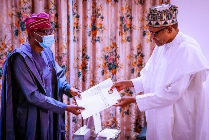 Lagos State governor, Babajide Sanwo-Olu (left), and President Muhammadu Buhari (right) [Twitter-@jidesanwoolu]