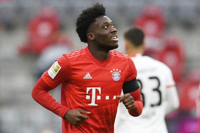 Bayern Munich Canadian left-back Alphonso Davies sat out training ahead of their Champions League quarter-final against Barcelona on Friday.