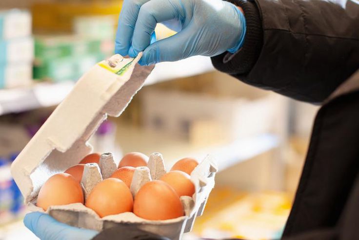 You Shouldn't Be Wearing Gloves to Grocery Shop