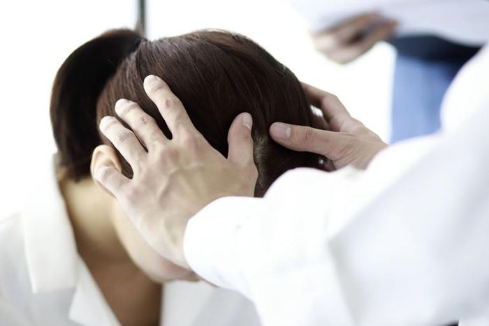 Dr. Pimple Popper Extracts A Squirting Cyst