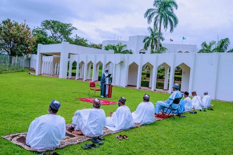 Eid-el-Fitr prayers observed at Aso Villa. (Punch)