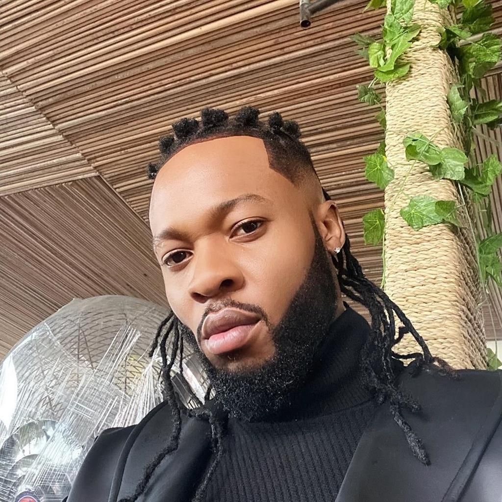 Flavour has two official baby mamas including beauty queens Sandra Okagbue and Anna Banner [Instagram/2niteFlavour]