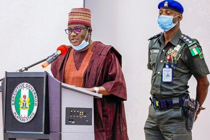 Governor Simon Lalong of Plateau, addressing stakeholders during a meeting to discuss the COVID-19 situation in the state, on Monday at Government House Jos. [Twitter/@sblalong]