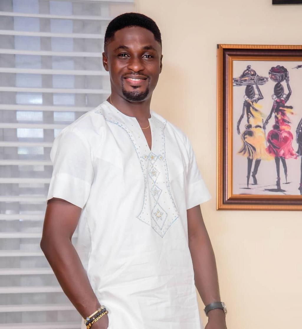 Nollywood actor, Adeniyi Johnson has penned down a very interesting and funny letter to disgruntled wives who are stuck at home with their husbands due to the lockdown. [Instagram/AdeniyiJohnson]