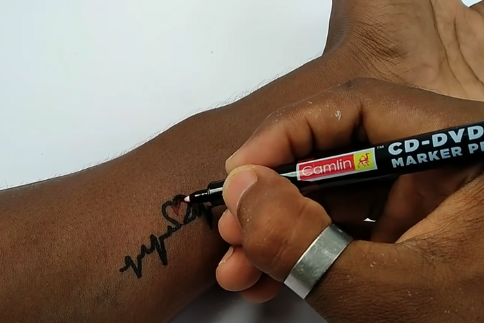 How to Make a Temporary Tattoo Using Toothpaste