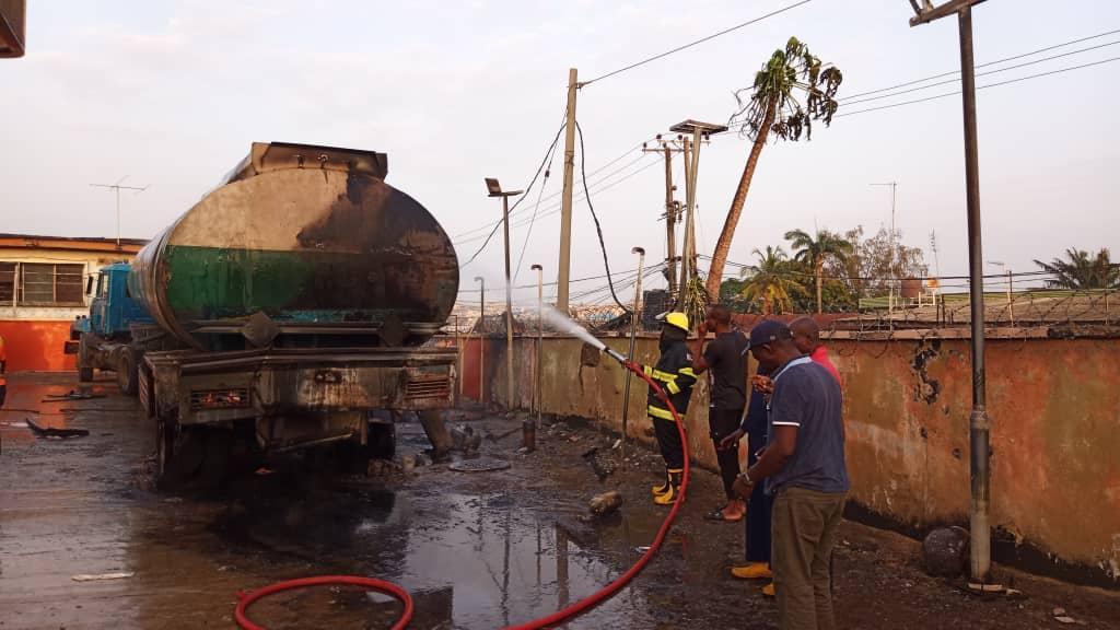 How Lagos firemen averted another explosion at filling station. [Twitter/@followlasg]