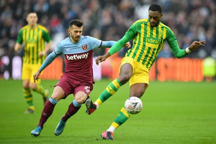 West Ham's Swiss striker Albian Ajeti has joined Celtic