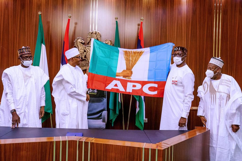 President Muhammadu Buhari meets with the governorship candidate of All Progressives Congress (APC) in Edo, Pastor Osagie Ize-Iyamu led by Gov. Mai Mala Buni of Yobe and Kano's Abdullahi Ganduje. [Twitter/@BashirAhmaad]