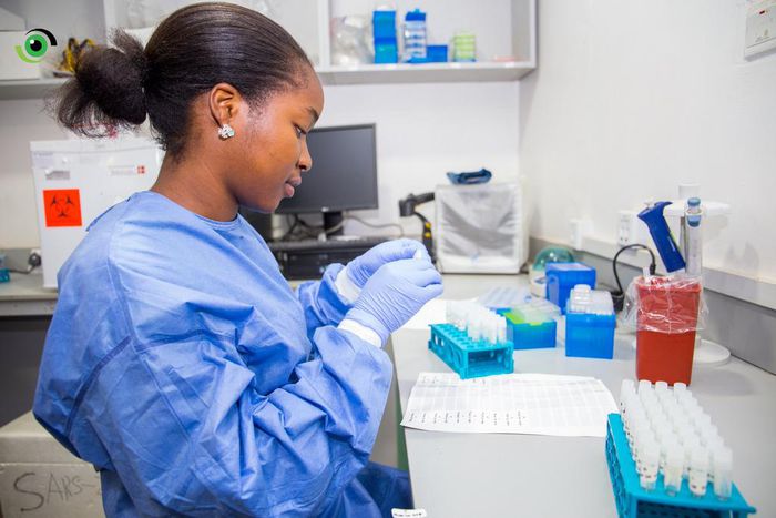 Coronavirus testing at the National Public Health Reference Laboratory in Gaduwa, Abuja [Twitter/@nighealthwatch]