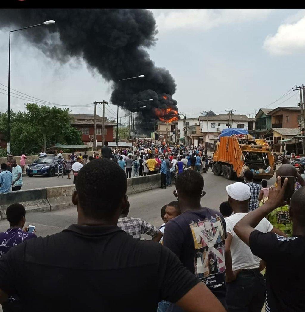 NNPC filling station inferno claims 30 vehicles – LASEMA. [Twitter/@havensagu]
