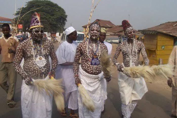Oyo traditional worshippers protest discrimination by Gov Makinde's government. [allnaijaentertainment]