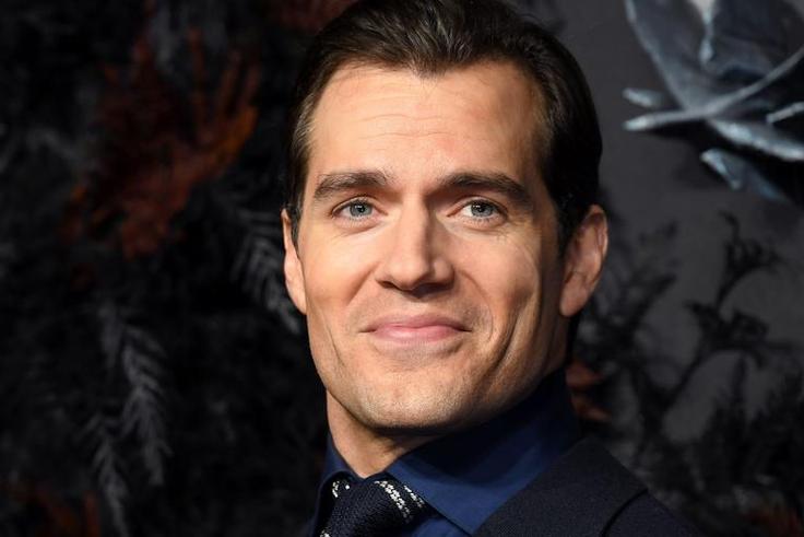 Henry Cavill Just Posted a Mysterious Gym Selfie