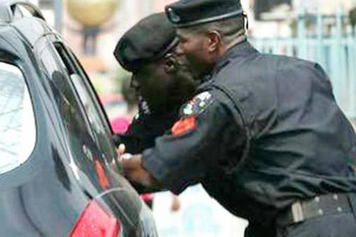 Police warn officers against extortion, abuse of power.  (Shakarasquare)