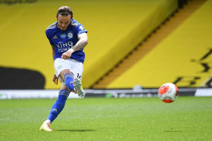 Leicester midfielder James Maddison has signed a new contract