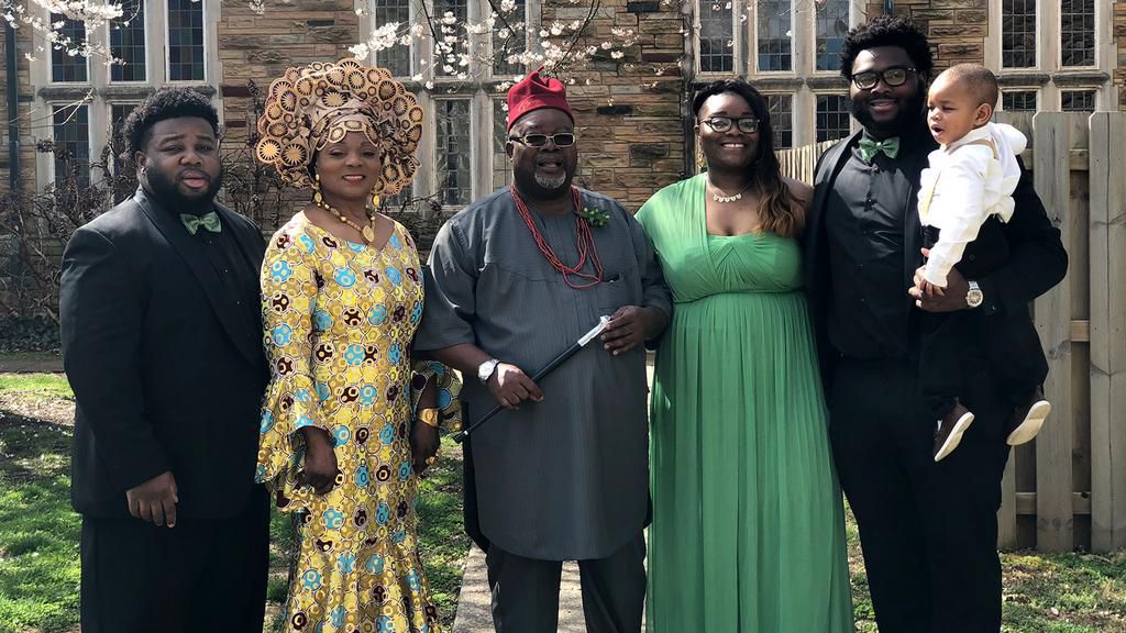 Michael Onwenu and his family (Instagram)