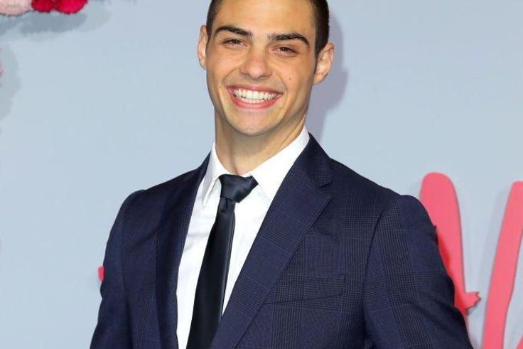 45 Famous Men You Didn’t Realize Were Over 6 Feet Tall