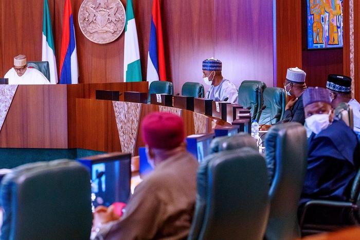 President Muhammadu Buhari meets with North East governors and Security Chiefs  behind closed doors on Monday. [Twitter/@BashirAhmaad]