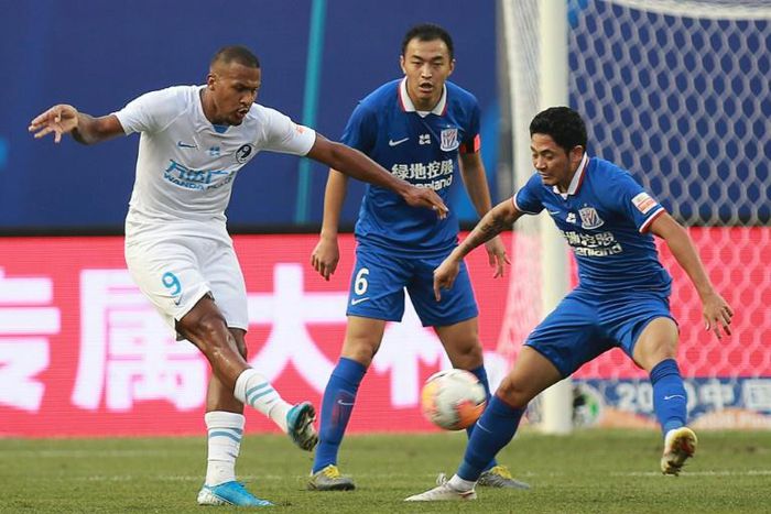 Salomon Rondon helped rescue a point for Rafa Benitez's Dalian Pro in the Chinese Super League