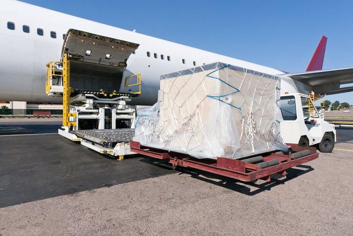 Ground or Airfreight: What is the difference between both?