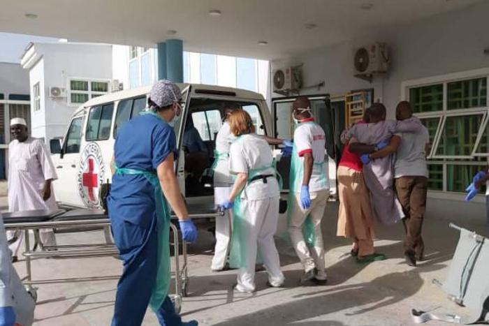A team of International Committee of the Red Cross Surgical personnel evacuating wounded civilians to its facility at Maiduguri State Hospital for care. [NAN]
