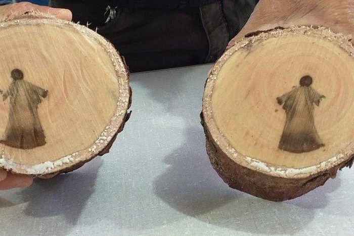 Image of “Jesus Christ” Discovered in Cut Tree Branch Sparks Online Controversy