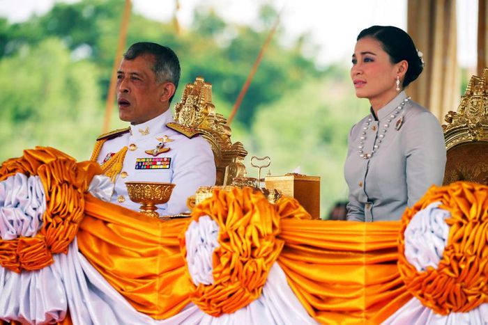 King of Thailand goes into isolation from coronavirus with 20 side chicks
