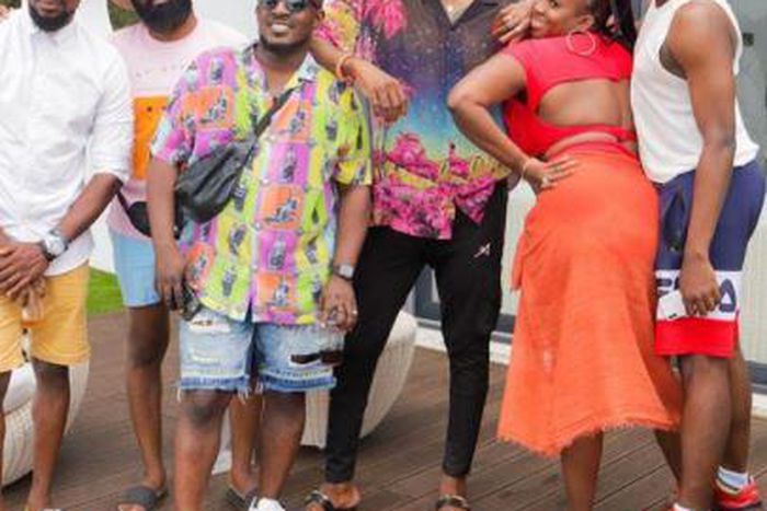Waje flanked by her friends, Noble Igwe, MI Abaga, Ebuka and Bovi [Instagram/Waje]