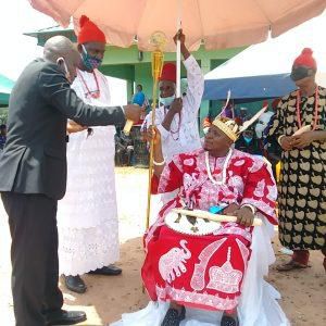 Igwe Elochukwu Mbanefo, the new traditional ruler of Orsumoghu kingdom in Anambra (seated) taking oath of office during his installation in Orsumoghu, Ihiala Local Government Area on Tuesday. [NAN]