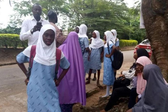 Parents raise concern about payment of 3rd term fee for virtual learning. [nnn]