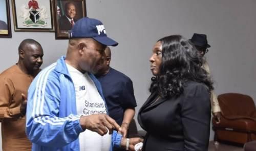 Joy Nunieh (R) and Akpabio (L) on duty (SaharaReporters)