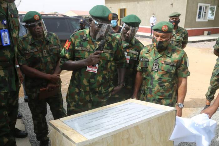 Buratai assures soldiers of decent accommodation. [Twitter/@HGNigerianArmy]
