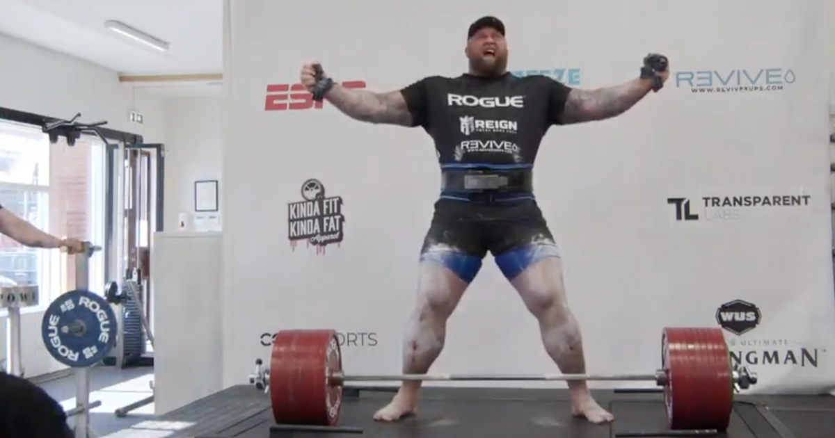 Strongman Fans Are in Awe of Hafthor Björnsson Deadlifting 1,104 Pounds ...