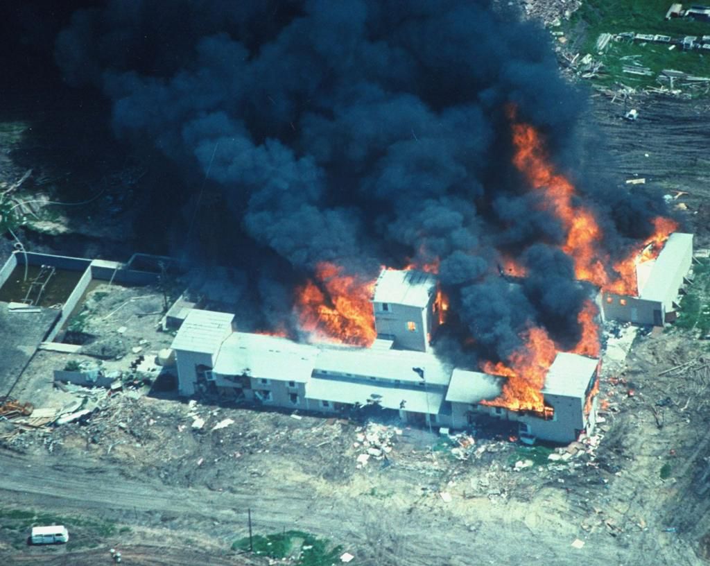 Overhead shot of the fire consuming David Koreshs Branch Davidian compound.