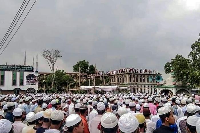 Police say they were helpless to stop the crowds coming to the funeral of a 55-year-old Islamic preacher