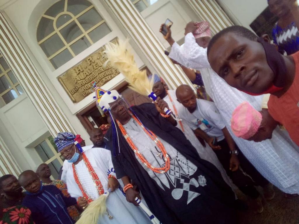 Coronation of Oba Olukayode Raji, the Eweye of Isiu, Olugbade II of Isiu land, Ikorodu, Lagos State on Thursday. [NAN]