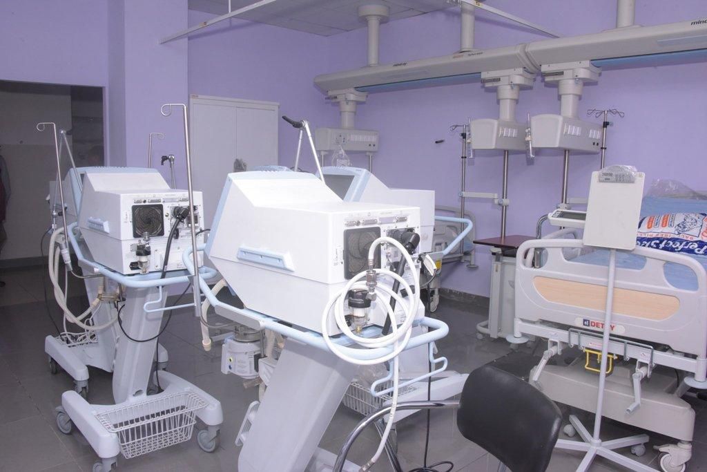 Ayinke House is now a 170-bed facility with 5 surgical theatres,16-bed emergency care unit, with 3 organ support facilities, 30 bed special baby care unit, 5 neo-natal intensive care units, a fully equipped laboratory with support services, laboratorie...