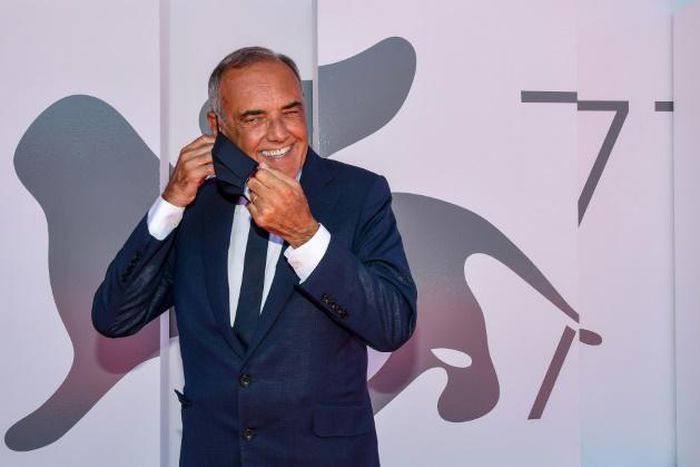 Festival director Alberto Barbera only removed his mask to give interviews to journalists