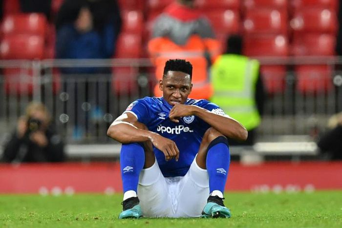Everton defender Yerry Mina has suffered a partially torn thigh muscle