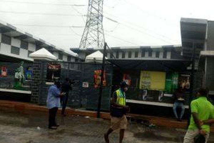 Sealing of Legend Bar, Thomas Estate, off Edet Bassey Street, Ajah. [NAN]