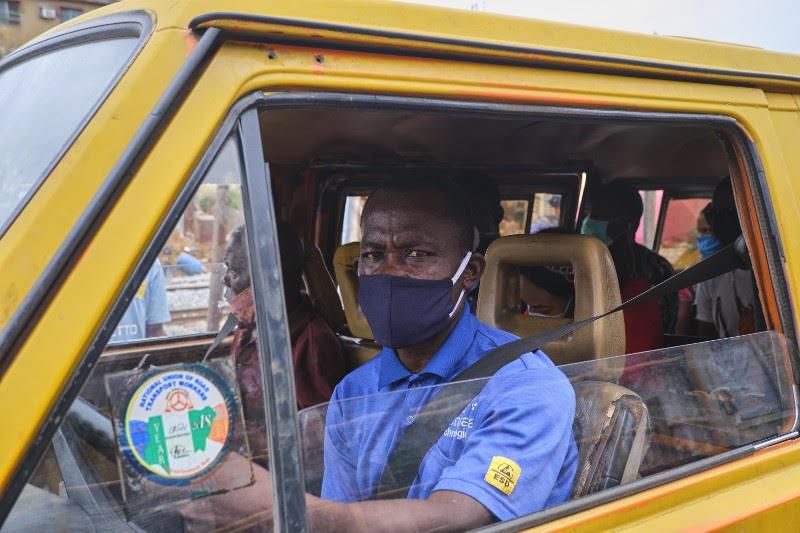 Lagos bus driver gets his mask on (Pulse)