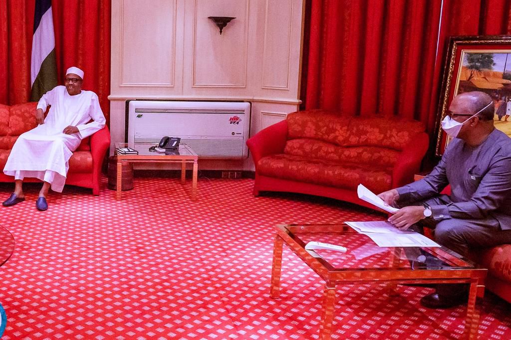 President Muhammadu Buhari receiving update from the NCDC  (Presidency)