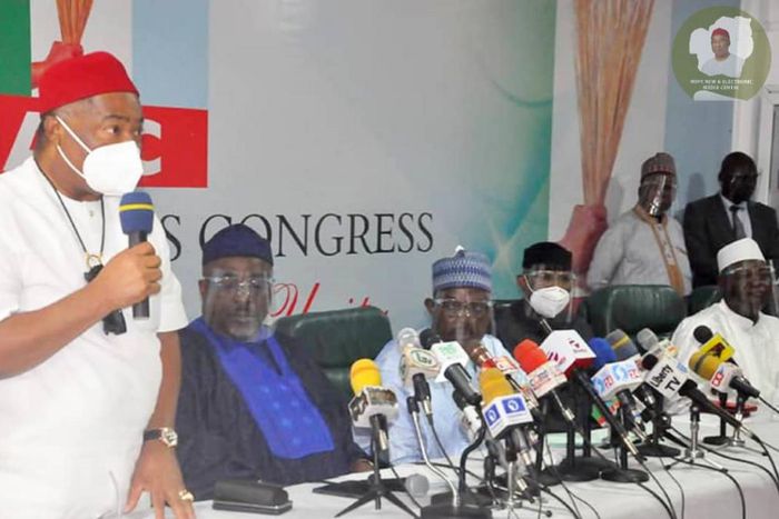 Edo Governorship Primaries Committee head, Governor Hope Uzodinma and other members of the committee at a press briefing. [Twitter/@HE_HopeUzodimma]