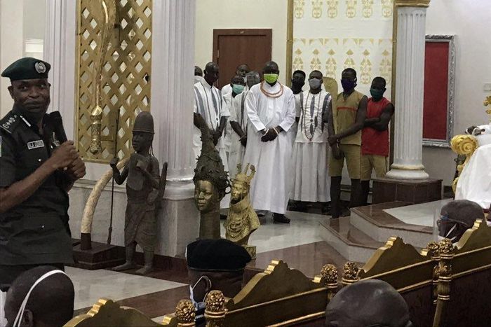 The Inspector General of Police, Mohammed Adamu at the Palace of Oba of Benin, Oba Ewuare II. [Twitter/@PoliceNG]