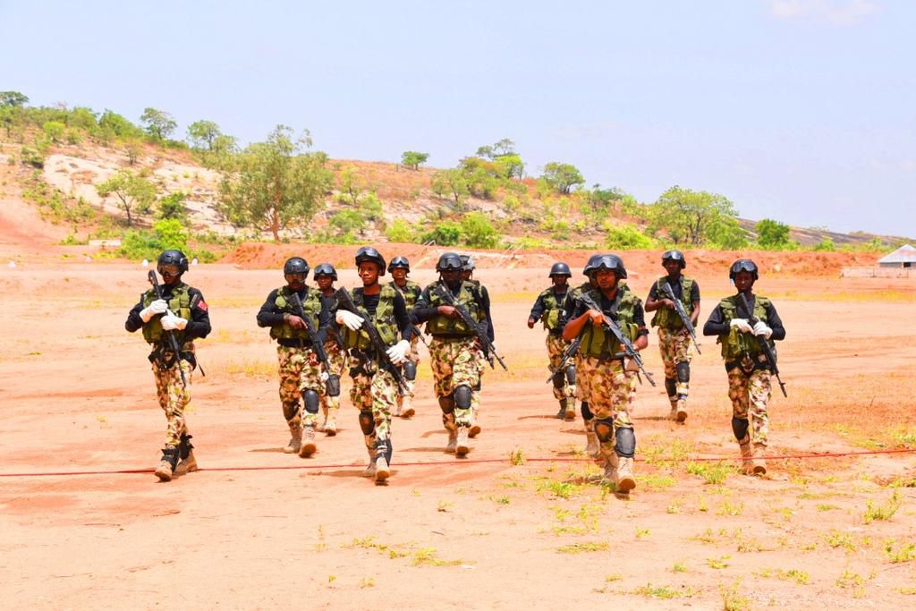 NAF graduates 30 helicopter gunners in Kaduna. [Twitter/@NigAirForce]