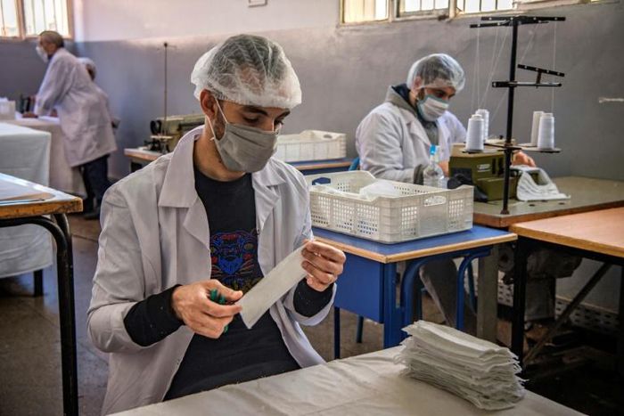 Some one hundred inmates in around 20 Moroccan prisons are making 20,000 masks a day