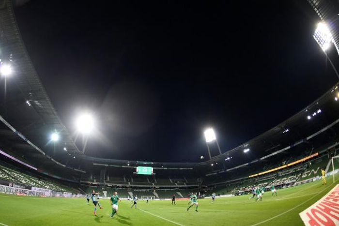 Werder Bremen's preparations to host Hoffenheim on Sunday have been disrupted after an unnamed player tested positive for the coronavirus
