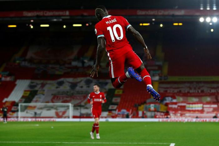 Liverpool's in-form Senegalese forward Sadio Mane has tested positive for Covid-19 and is self-isolating, the club said Friday