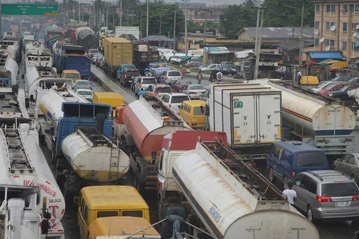 Oshodi Apapa Expressway gridlock (Guardian)