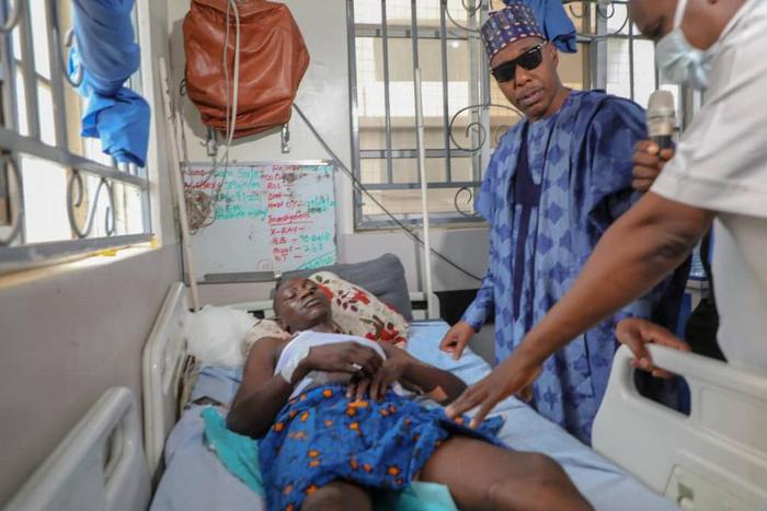 Boko Haram attack: Governor Zulum meets families of fallen policemen. [Twitter/@ProfZulum]
